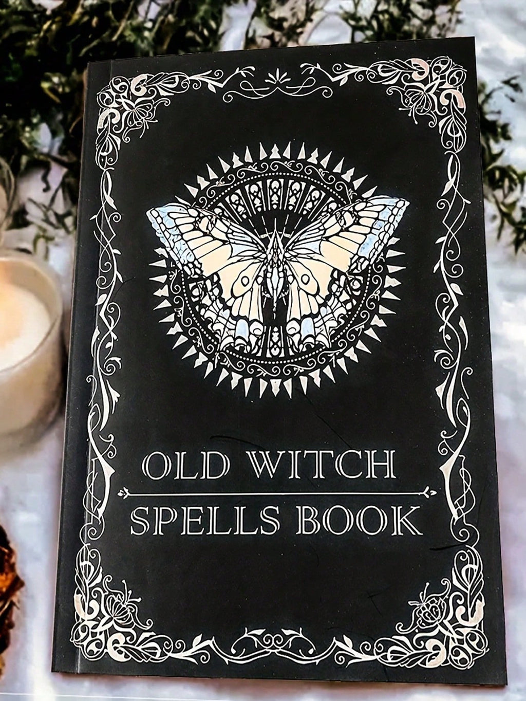 1pc "The Old Wizard's Spell Book" Written In English, Focusing On Introducing Various Magic Spells, A Valuable